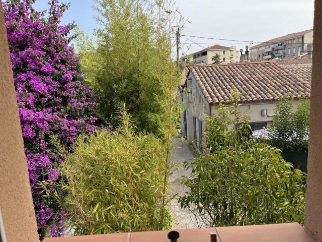 Appartement 1 pièce, 28 m² à louer à Toulon 83000