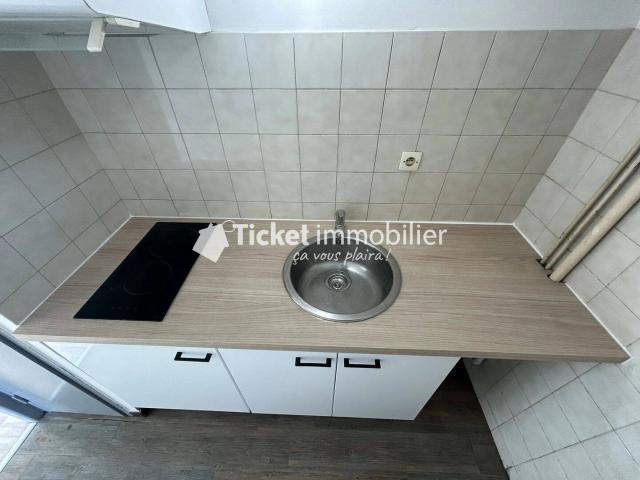 Appartement 1 pièce 28m2 entièrement rénové