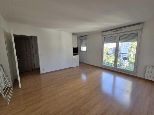 Appartement 1 pièce, 29 m² à louer à Montreuil 93100