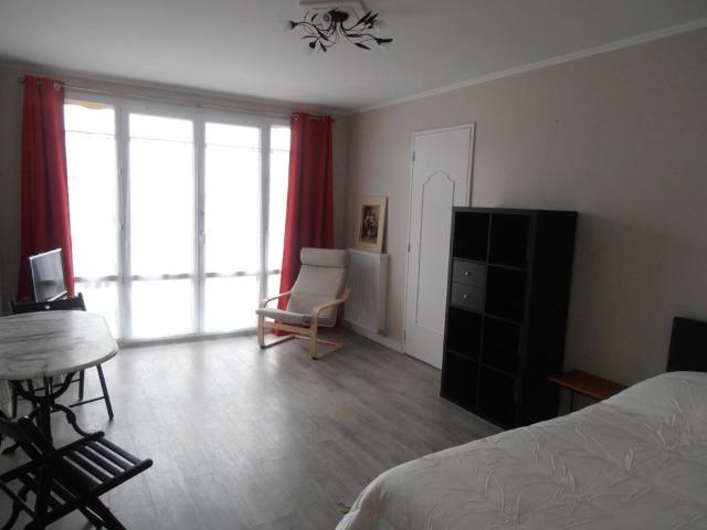 Appartement 1 pièce, 29 m² à louer à Chaville 92370