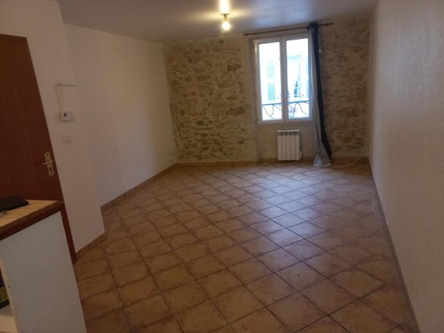 Appartement 1 pièce, 29 m² à louer à Forcalqueiret 83136