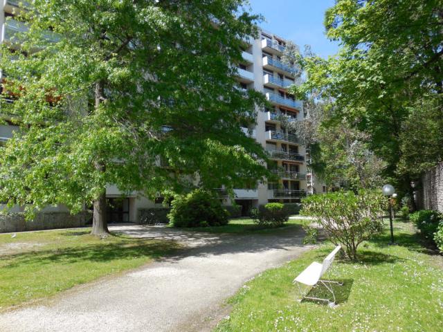Appartement 1 pièce, 29 m² à louer à Pau 64000