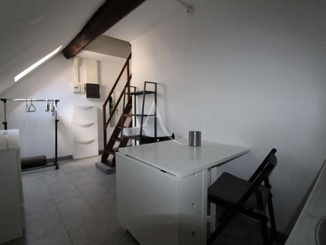 Appartement 1 pièce 21000 Dijon Loyer: 430 € / mois CC