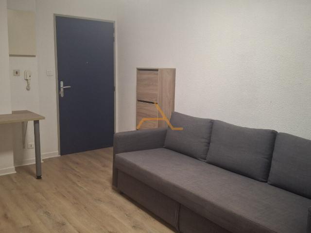 Appartement 1 pièce, 21m² en location à Dieulefit 380 € par mois