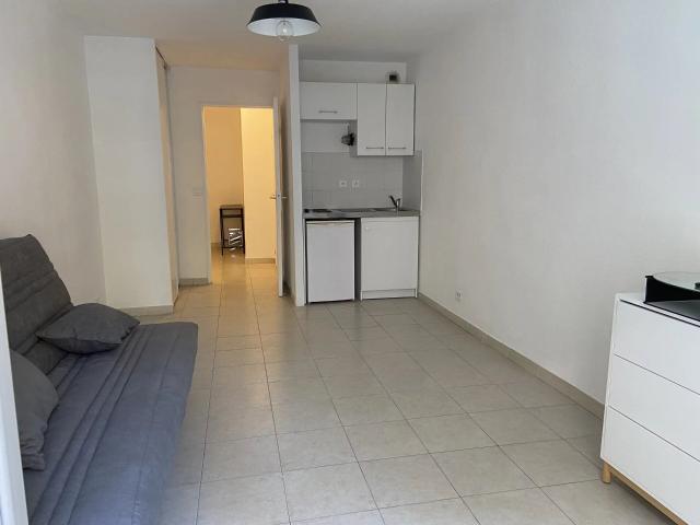 Appartement 1 pièce, 22 m² à louer à Nice 06200
