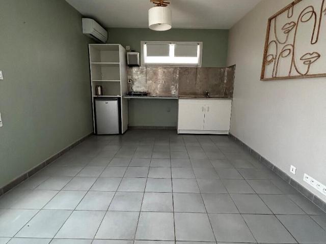 Appartement 1 pièce, 22 m² à louer à Fourques 66300