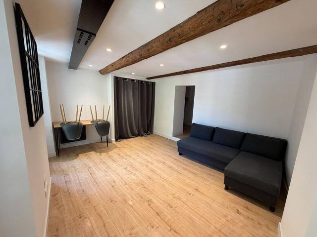 Appartement 1 pièce 23 m² centre ville Trets