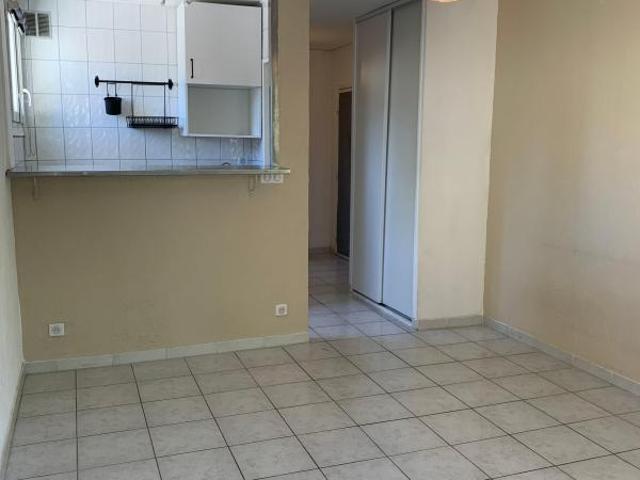 Appartement 1 pièce, 23 m² à louer à Nîmes 30000