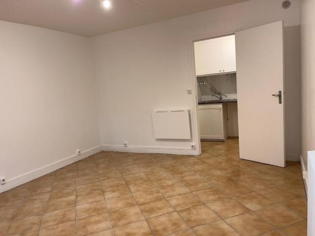 Appartement 1 pièce, 23 m² à louer à Évry Courcouronnes 91000