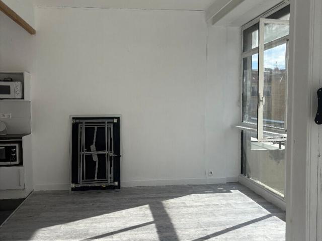 Appartement 1 pièce 38 m² Marseille 02