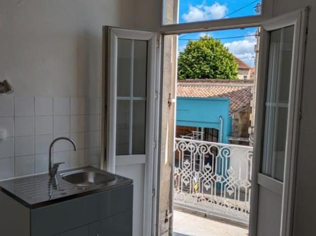 Appartement 1 pièce, 30 m² à louer à Branne 33420