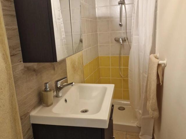 Appartement 1 pièce, 30 m² à louer à Jouques 13490