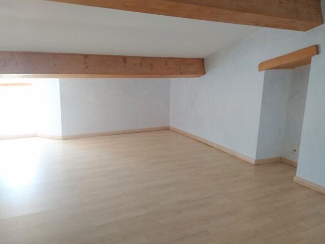 Appartement 1 pièce, 30 m² à louer à Pons 17800