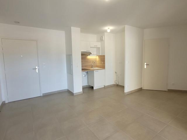 Appartement 1 pièce, 30 m² à louer à Trets 13530