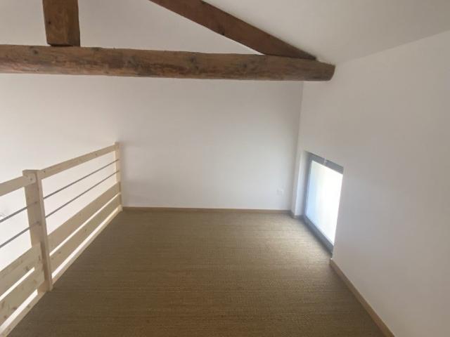 Appartement 1 pièce, 30m², en location à Uzes 500 € par mois * Appartement