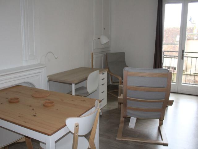 Appartement 1 pièce, 31 m² à louer à Auxerre 89000