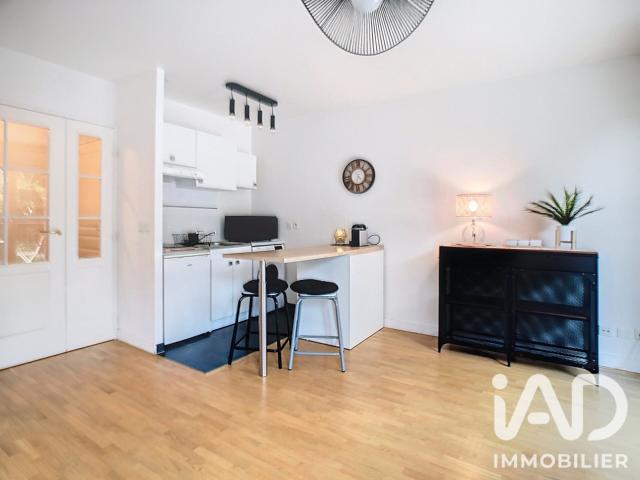 Appartement 1 pièce, 32 m² à louer à Saint Cyr l'École 78210