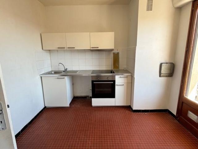 Appartement 1 pièce, 33 m² à louer à Nîmes 30900
