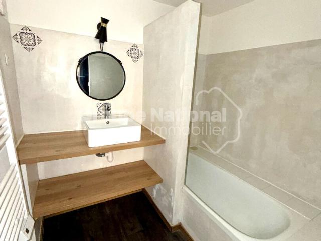 Appartement 1 pièce, 33 m² à louer à Nîmes 30900