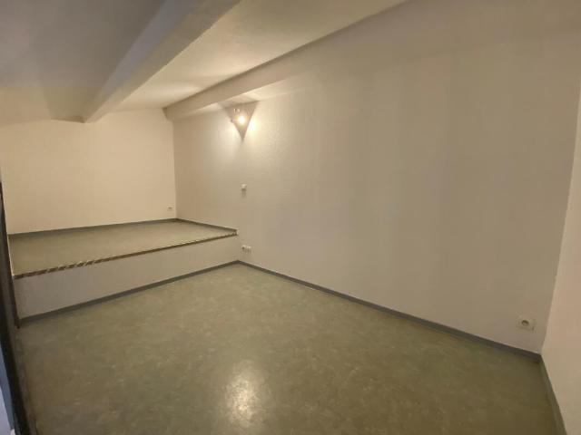 Appartement 1 pièce, 33 m² à louer à Saint Brès 34670