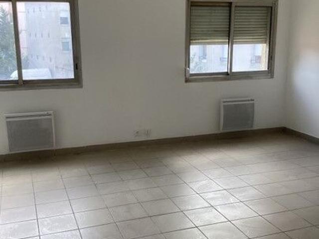 Appartement 1 pièce, 33 m² à louer à Vaulx en Velin 69120
