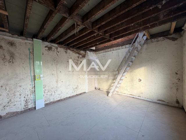 Appartement 1 pièce 3 110 m²