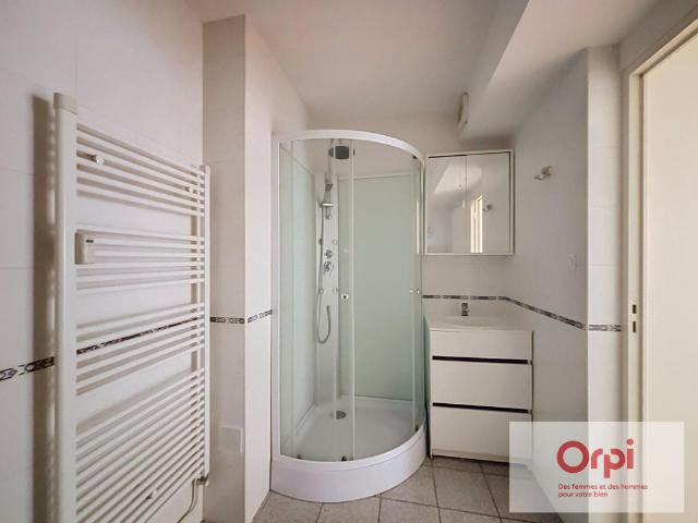Appartement 1 pièce, 44 m² à louer à Montluçon 03100