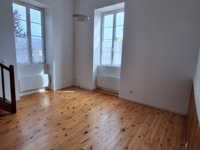 Appartement 1 pièce, 46 m² à louer à Nivollet Montgriffon 01230