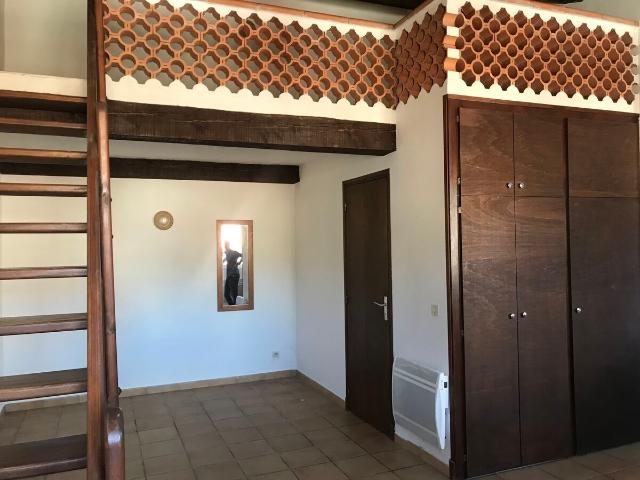 Appartement 1 pièce, 46 m² à louer à Pierrefeu du Var 83390