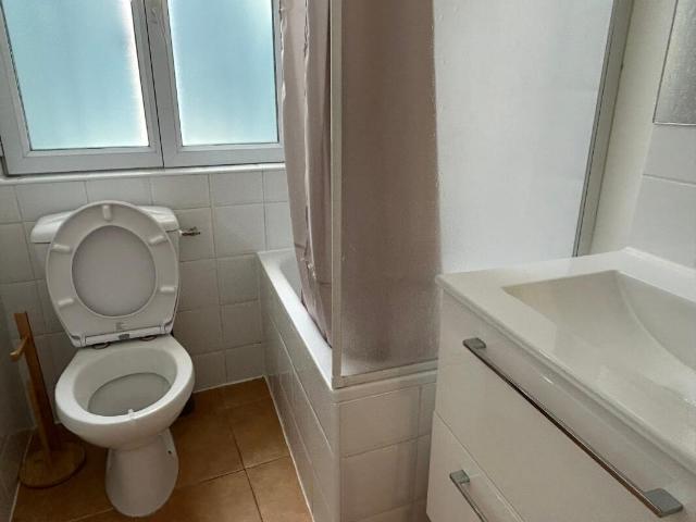 Appartement 1 pièce, 42 m² à louer à Vauvert 30600