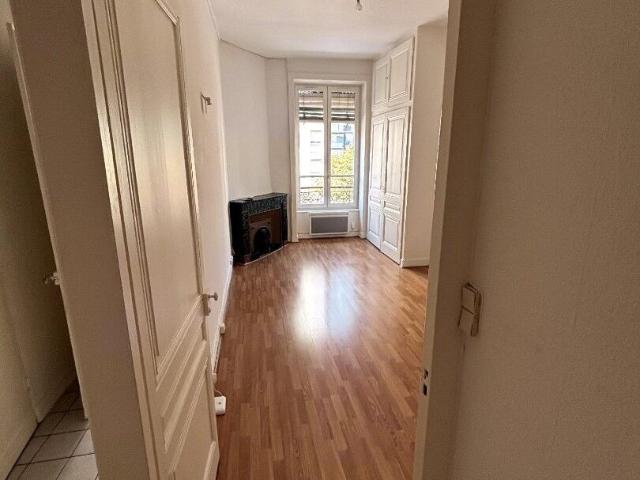 Appartement 1 pièce, 42 m² à louer à Villeurbanne 69100