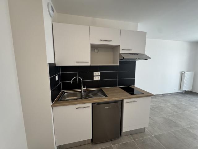 Appartement 1 pièce 572 m²