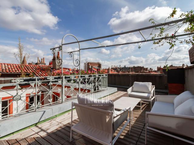 Appartement 1 pièce 77 m²