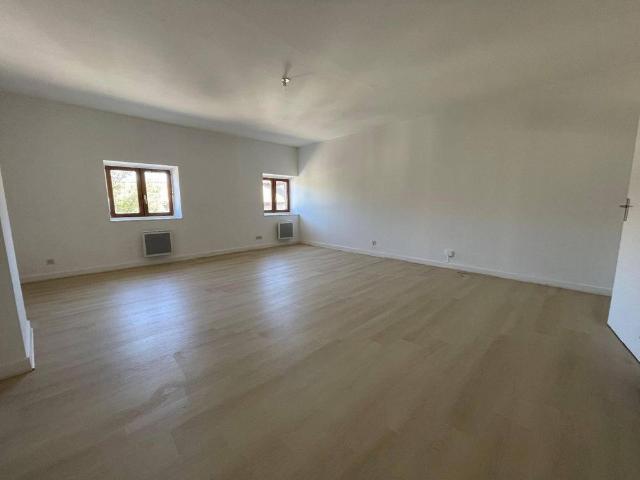 Appartement 1 pièce 71680 Crêches sur Saône