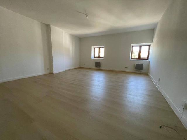 Appartement 1 pièce 71680 Crêches sur Saône