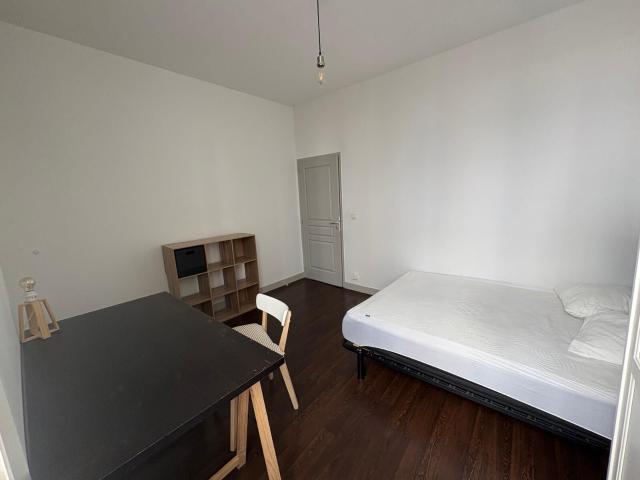 Appartement 1 pièce, 81 m² à louer à Nantes 44000