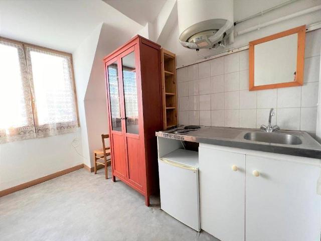 Appartement 1 pièce 9.72 m²