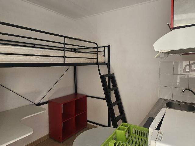Appartement 1 pièce, 9 m² à louer à Nîmes 30000