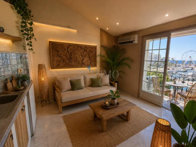 STUDIO MEZZANINE VUE MER VIEUX PORT