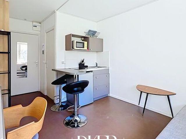 Appartement 1 pièces 15m2 REIMS 605 euros