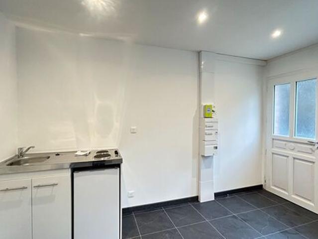 Appartement 1 pièces 27m2 REIMS 480 euros