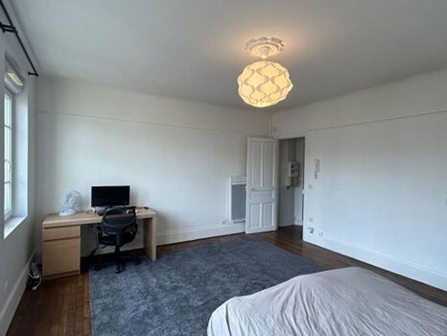Appartement 1 pièces 27m2 REIMS 530 euros
