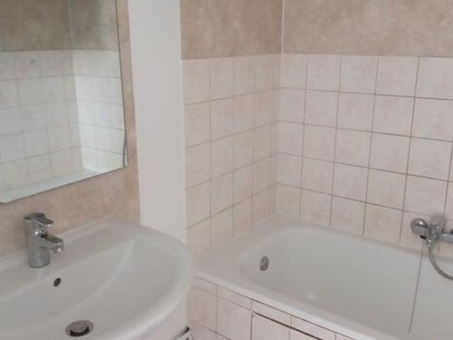 Appartement 1 pièces 25m2 REIMS 360 euros