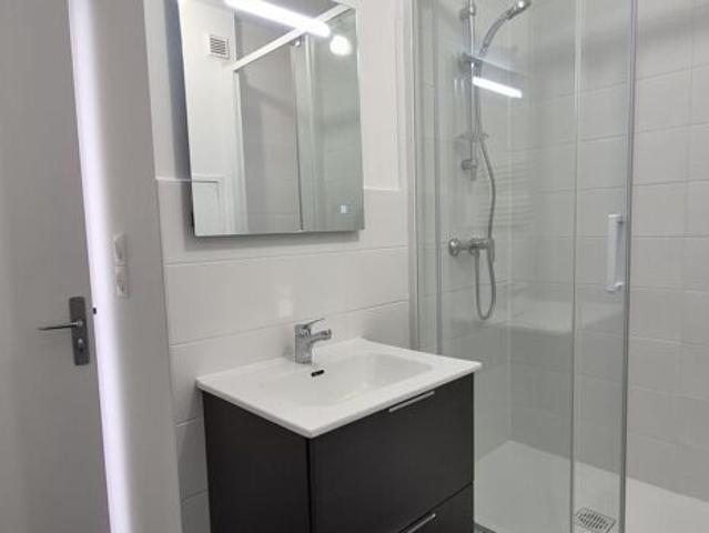 Appartement 1 pièces 28m2 REIMS 640 euros