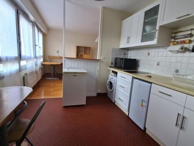 Appartement 1 pièces 32m2 REIMS 660 euros