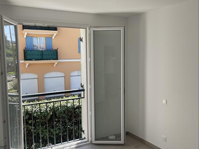 Appartement 1er étage 61,80 m2 3 pièces Non meublé