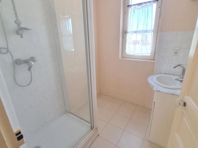 Appartement 1er étage A LOUER MONTOIRE/ LOIR 41800 _ Libre sous 15 jours
