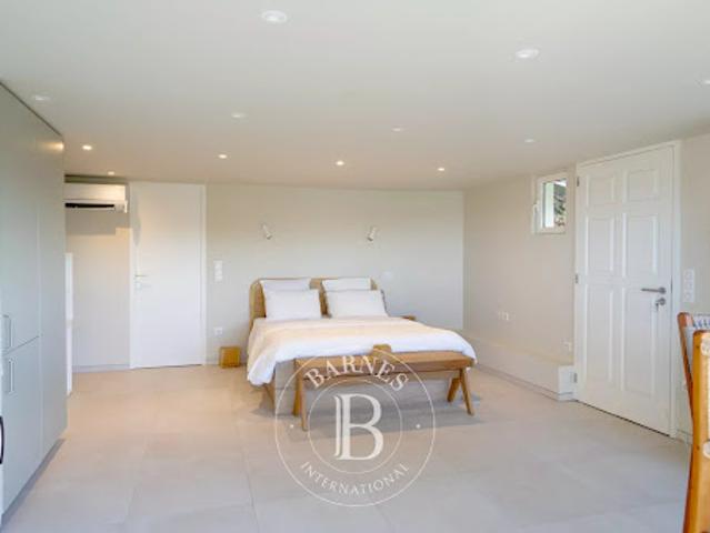 Appartement avec piscine en bord de mer