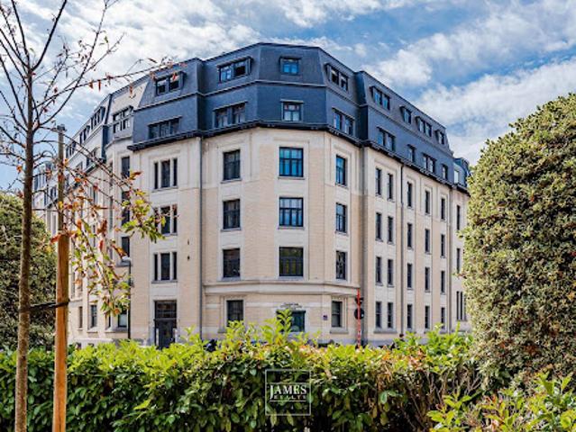 Appartement contemporain avec piscine