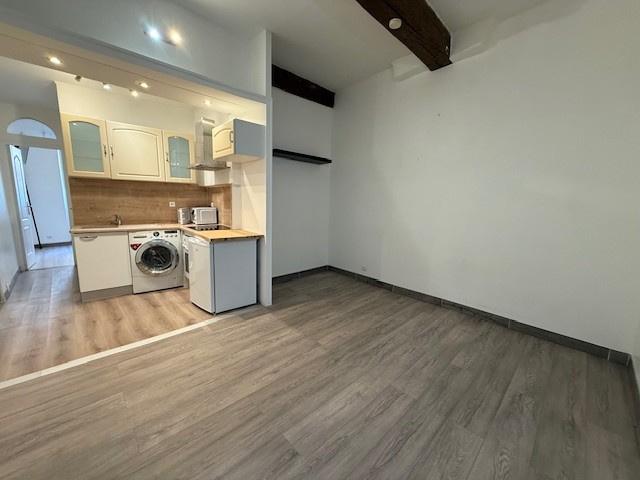 Appartement 27.19 m² 2Pièces Hyères 580 € HAI* HYERES T2 RDC de 27,19 m²